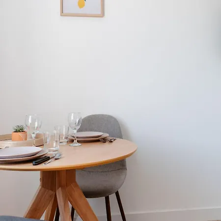 Washington 2 Apartment